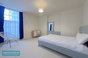 Bedroom- click for photo gallery